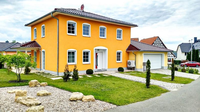Mediterranes Wohngefühl | Moderne, neuwertige Stadtvilla mit Garten, Wärmepumpe & Energieklasse A+